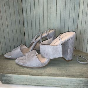 NWOT Kenneth Cole Gray Suede Feel Open Toe Block Heels 8M